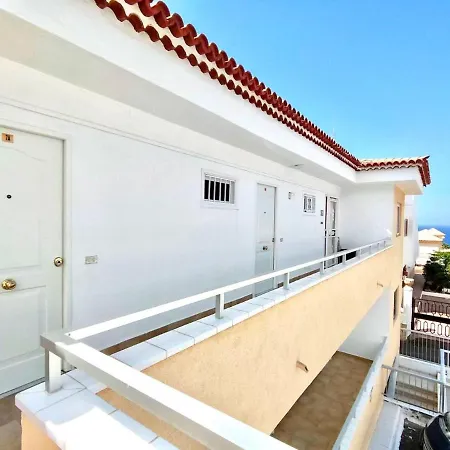 Apartment Estudio Solo Adultos, Cerca Al Mar Y A Playa De Las Americas, Freewifi, Piscina Tenerife Costa Adeje (Tenerife)