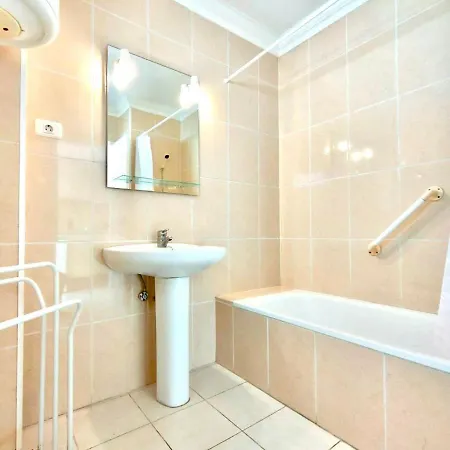 Apartment Estudio Solo Adultos, Cerca Al Mar Y A Playa De Las Americas, Freewifi, Piscina Tenerife Costa Adeje (Tenerife)