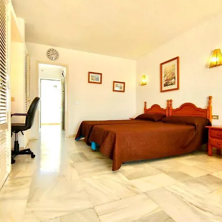 Apartment Estudio Solo Adultos, Cerca Al Mar Y A Playa De Las Americas, Freewifi, Piscina Tenerife Costa Adeje (Tenerife)